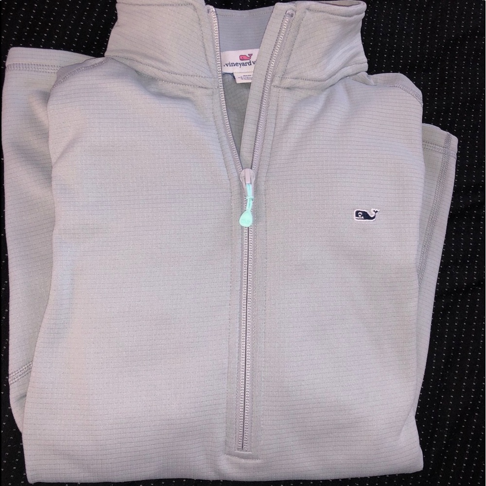 Vineyard Vines sweatshirt